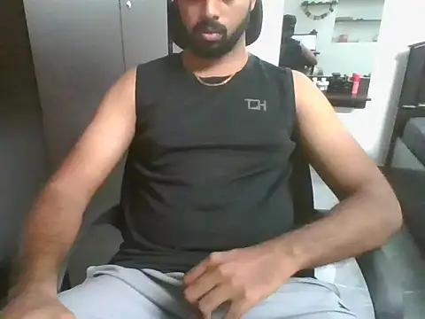 Snapshot of lovelyakash69 chatting on April 4, 7:50 am lovelyakash69 online show from April 4, 7:50 am