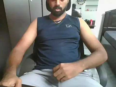 Snapshot of lovelyakash69 chatting on April 16, 12:28 pm lovelyakash69 online show from April 16, 12:28 pm