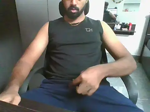 Snapshot of lovelyakash69 chatting on April 21, 6:09 am lovelyakash69 online show from April 21, 6:09 am