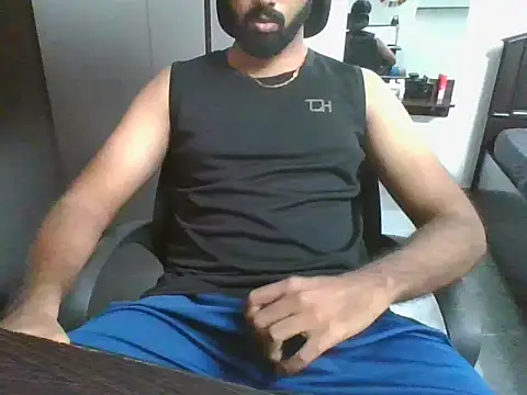 Snapshot of lovelyakash69 chatting on May 11, 5:57 am lovelyakash69 online show from May 11, 5:57 am