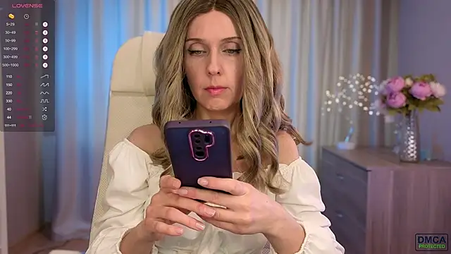 Snapshot of mis_seductive chatting on June 2, 11:01 am mis seductive online show from June 2, 11:01 am