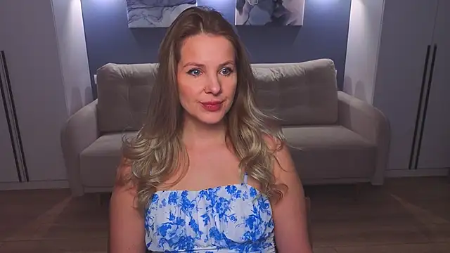 MelanieBennett online show from March 28, 6:13 am