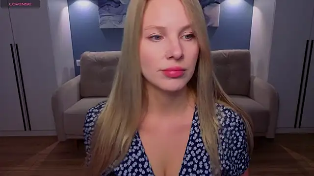 MelanieBennett online show from May 5, 6:32 am