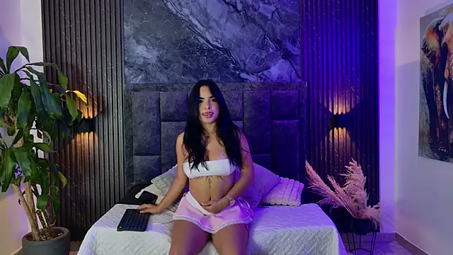 Snapshot of Lenna_s chatting on July 8, 8:46 pm Lenna s online show from July 8, 8:46 pm