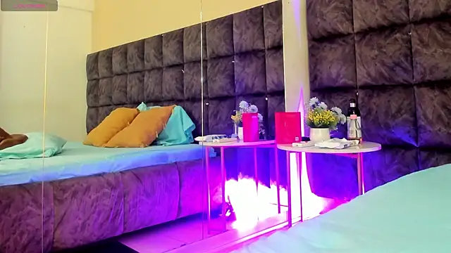 Snapshot of MeliissaAdamss chatting on October 6, 8:50 pm MeliissaAdamss online show from October 6, 8:50 pm