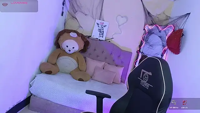 kissy tay online show from October 24, 11:39 am