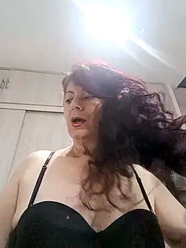 lunadicty online show from March 5, 11:23 pm