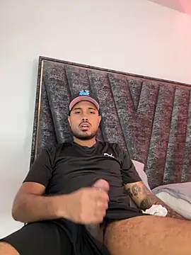 Snapshot of PapiStan chatting on October 29, 6:48 am PapiStan online show from October 29, 6:48 am