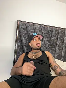 Snapshot of PapiStan chatting on November 13, 1:59 am PapiStan online show from November 13, 1:59 am