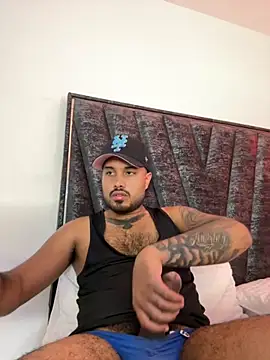 Snapshot of PapiStan chatting on November 20, 2:01 am PapiStan online show from November 20, 2:01 am