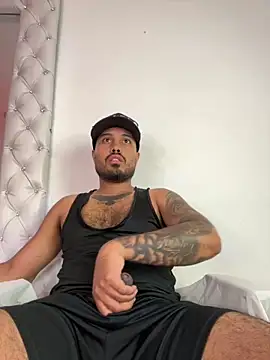 Snapshot of PapiStan chatting on November 26, 5:08 am PapiStan online show from November 26, 5:08 am