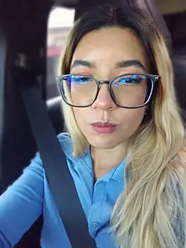 Pretty roxxyy online show from May 9, 11:59 am