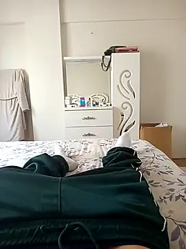 leona633 online show from December 2, 9:47 am