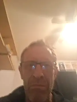 moasslicker online show from November 17, 2:50 am