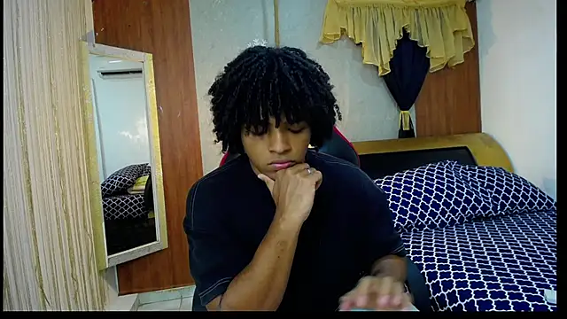 Snapshot of black_king_241 chatting on February 15, 3:03 am black king 241 online show from February 15, 3:03 am