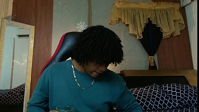 Snapshot of black_king_241 chatting on February 21, 3:40 am black king 241 online show from February 21, 3:40 am