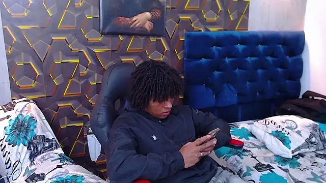Snapshot of black_king_241 chatting on February 27, 3:17 am black king 241 online show from February 27, 3:17 am