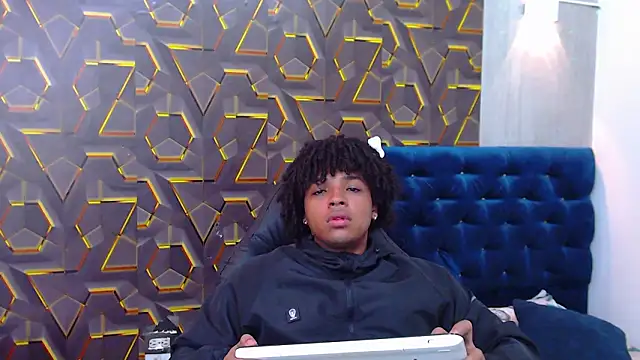 Snapshot of black_king_241 chatting on March 8, 6:50 am black king 241 online show from March 8, 6:50 am