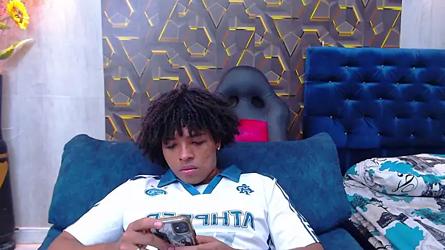 Snapshot of black_king_241 chatting on March 28, 3:06 am black king 241 online show from March 28, 3:06 am