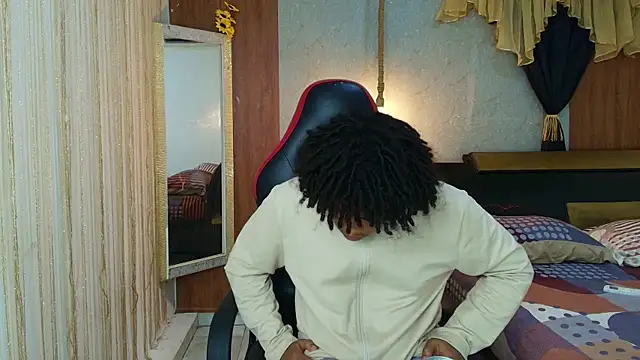 Snapshot of black_king_241 chatting on April 8, 2:11 am black king 241 online show from April 8, 2:11 am