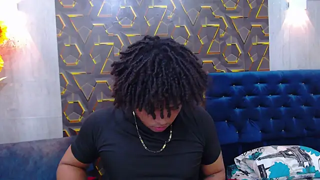 Snapshot of black_king_241 chatting on April 9, 2:44 am black king 241 online show from April 9, 2:44 am