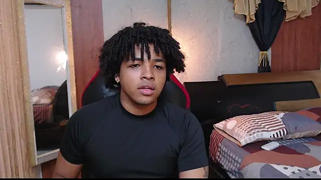 Snapshot of black_king_241 chatting on April 15, 3:02 am black king 241 online show from April 15, 3:02 am