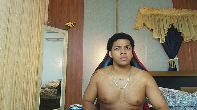 Snapshot of black_king_241 chatting on May 27, 1:41 pm black king 241 online show from May 27, 1:41 pm
