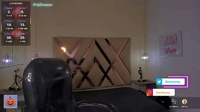 Snapshot of OliverTwinky chatting on October 20, 2:28 pm OliverTwinky online show from October 20, 2:28 pm