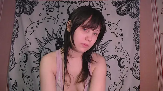 Thighswithspikes online show from February 18, 7:26 am