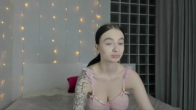 Chatty Alice online show from October 31, 11:50 pm