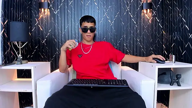 Matt Ruso online show from November 4, 3:38 am