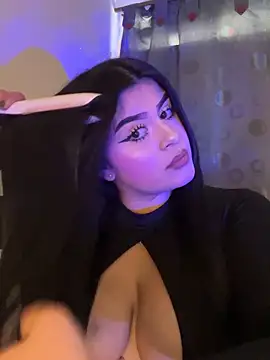 Kariina  69 online show from June 6, 1:05 pm