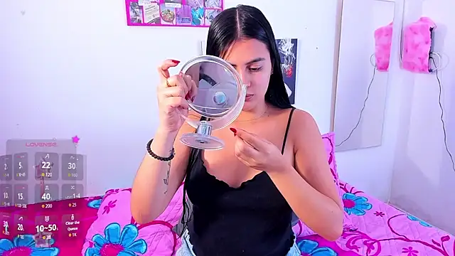 mialeia01 online show from October 23, 12:04 pm