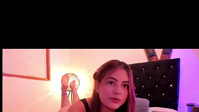 Snapshot of mialeia01 chatting on June 25, 9:30 pm mialeia01 online show from June 25, 9:30 pm