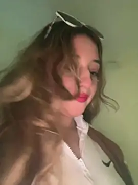 Baby  Otaku online show from February 5, 8:35 pm