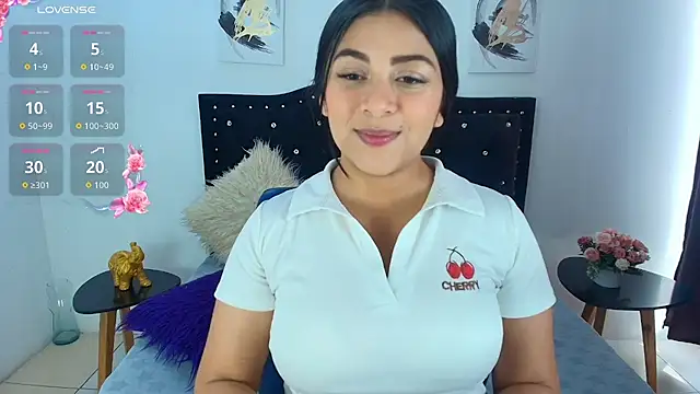 Ariana F W online show from November 20, 1:33 pm