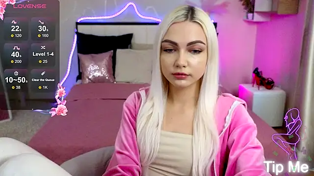 LinaLirian online show from October 19, 1:45 pm