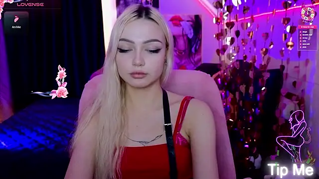 Snapshot of LinaLirian chatting on February 24, 2:04 pm LinaLirian online show from February 24, 2:04 pm