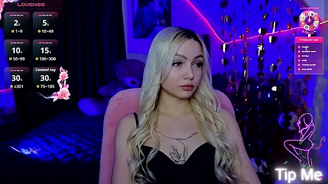 Snapshot of LinaLirian chatting on March 10, 4:01 pm LinaLirian online show from March 10, 4:01 pm