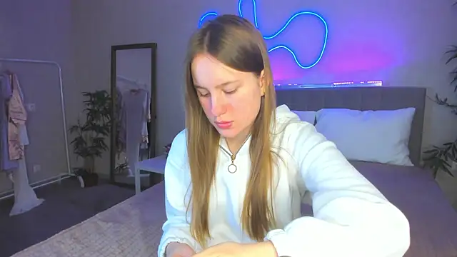 Candy Cansew online show from September 10, 1:27 am