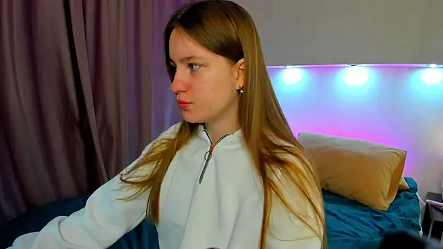 Candy Cansew online show from September 14, 12:10 am