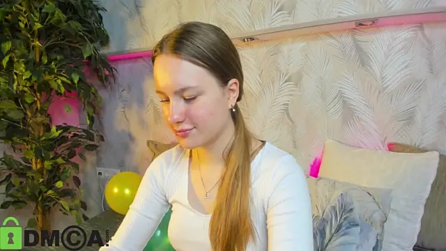 Candy Cansew online show from October 3, 1:02 am