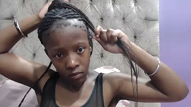 Snapshot of sexykea2002x chatting on October 19, 5:19 am sexykea2002x online show from October 19, 5:19 am