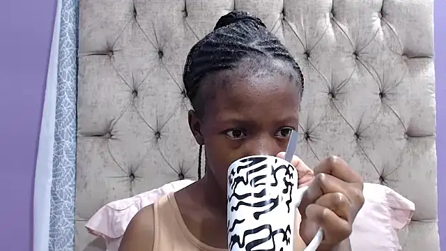 Snapshot of sexykea2002x chatting on October 23, 5:18 am sexykea2002x online show from October 23, 5:18 am