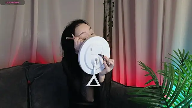  holly berry  online show from September 12, 1:28 am