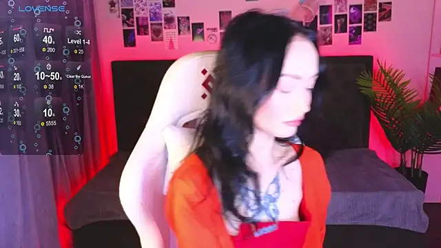  holly berry  online show from September 16, 1:39 am