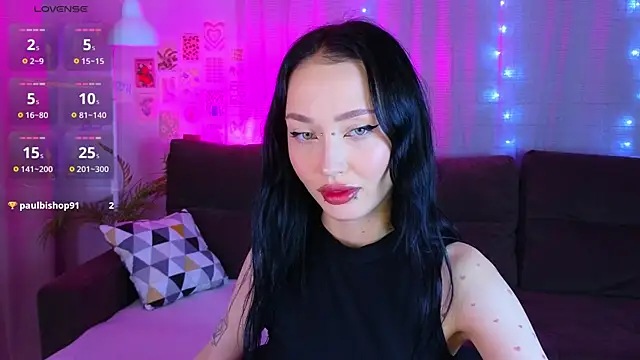  holly berry  online show from October 10, 1:48 am