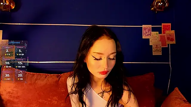  holly berry  online show from October 23, 1:38 am