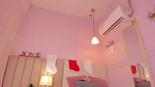  lucia 18 online show from December 18, 6:47 pm