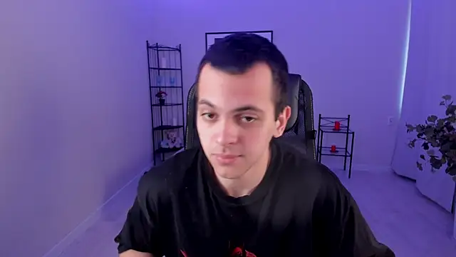 Snapshot of Guido_Grossi chatting on March 22, 5:49 am Guido Grossi online show from March 22, 5:49 am